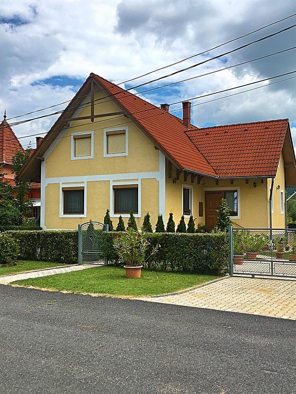 Petra Apartmanhaz Badacsonytomaj Dış mekan fotoğraf
